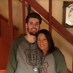 Meet your Posher, Sarina